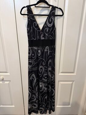 INC Sleeveless Black & White V-Neck Maxi Dress Sz M